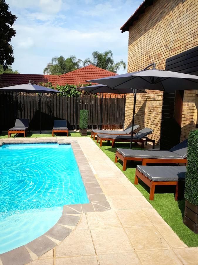 Palm Swift Luxury Accommodation Brits Eksteriør billede