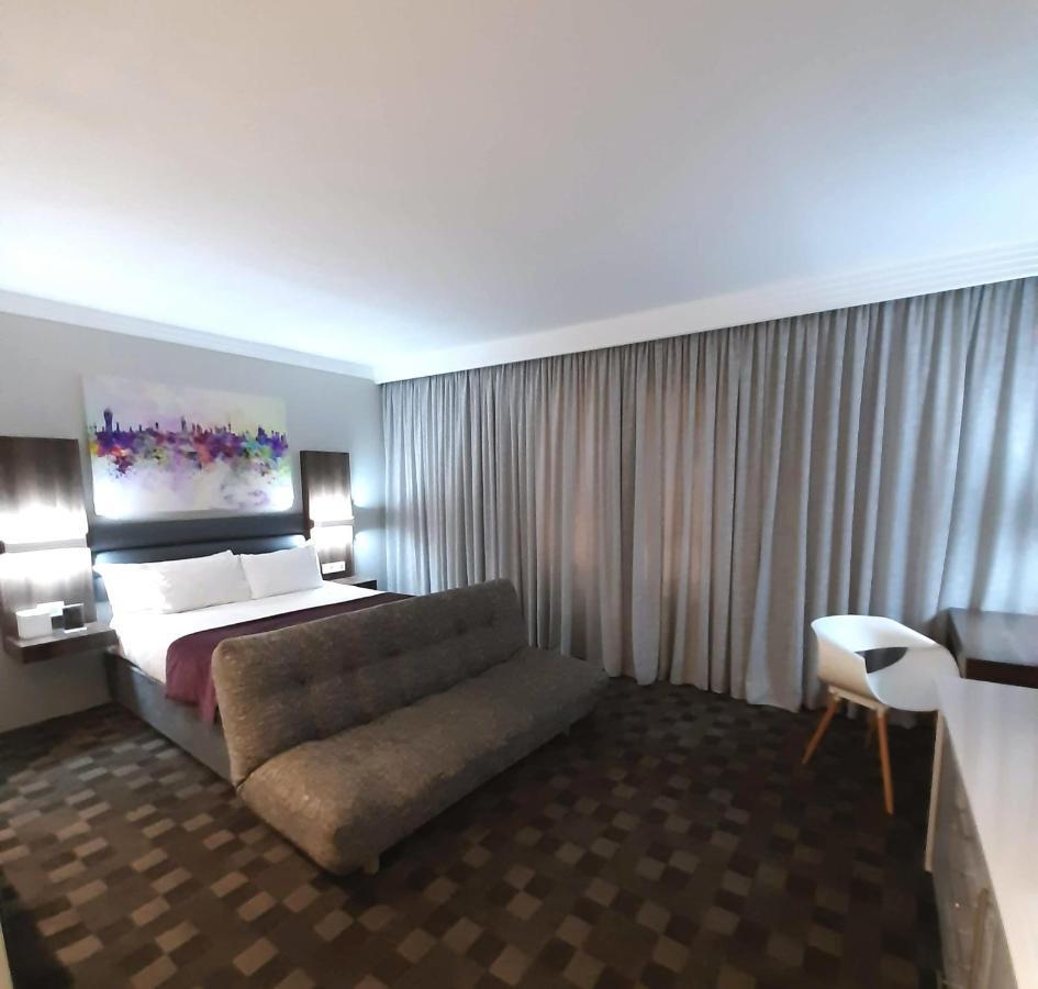 Palm Swift Luxury Accommodation Brits Eksteriør billede
